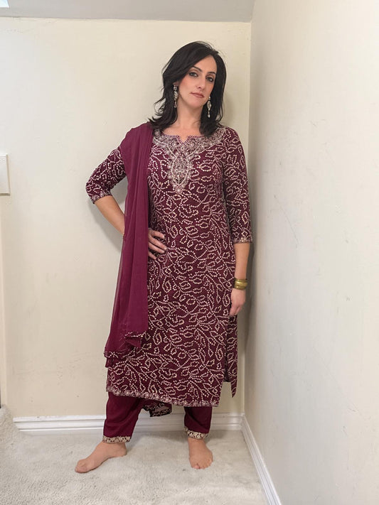 RAAYA – Purple Bandhani Print Embellished Kurta Set