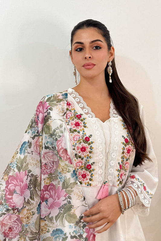 AARA Embroidered Elegance Kurta Set with Dupatta Front Close Up