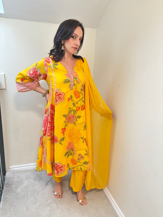 SAMARA – Floral Embroidered Chanderi Anarkali Set