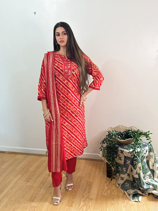 AANYA – Leheriya Print Kurta Set with Gold Motifs