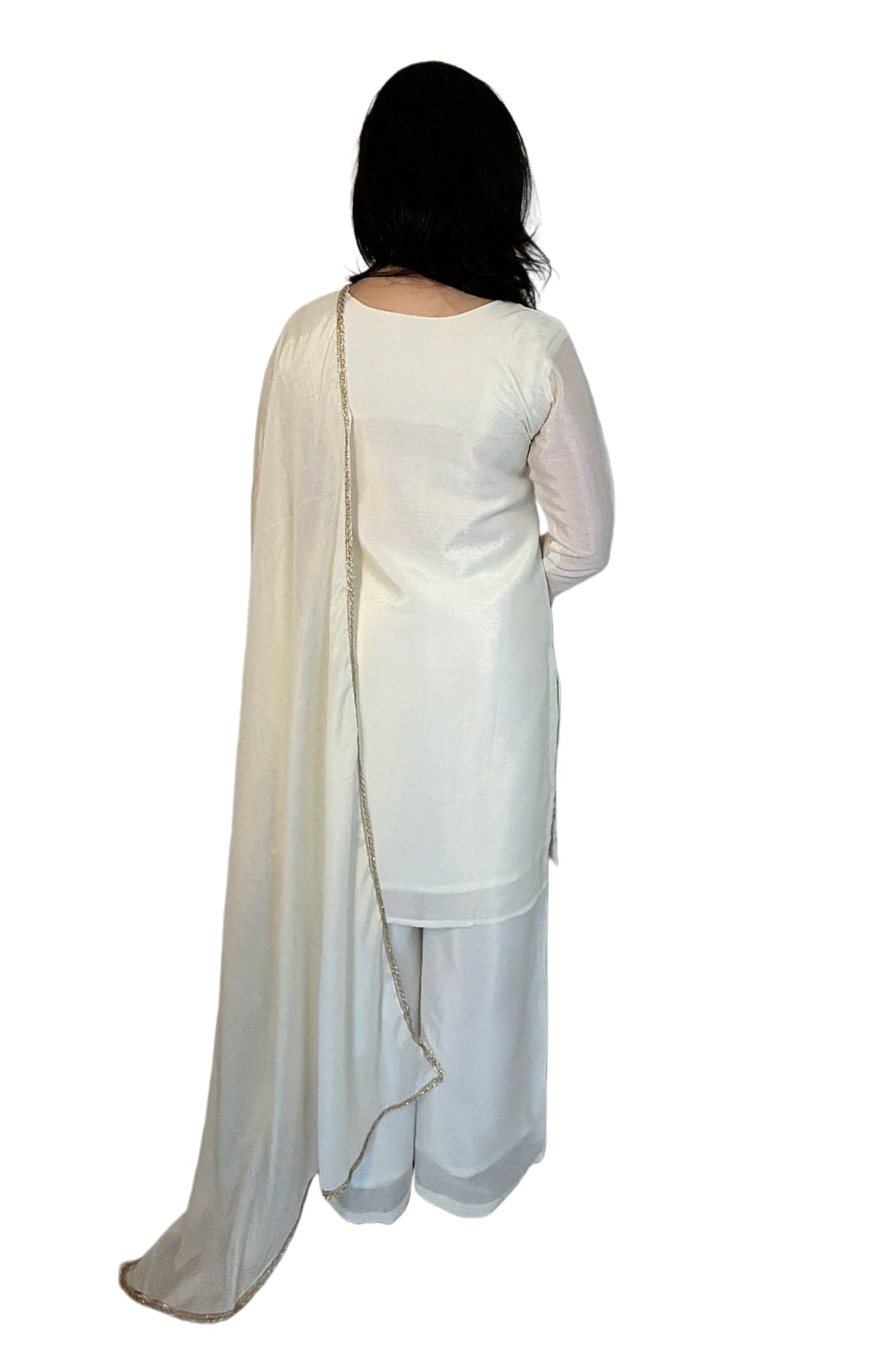 MAHIRA  back