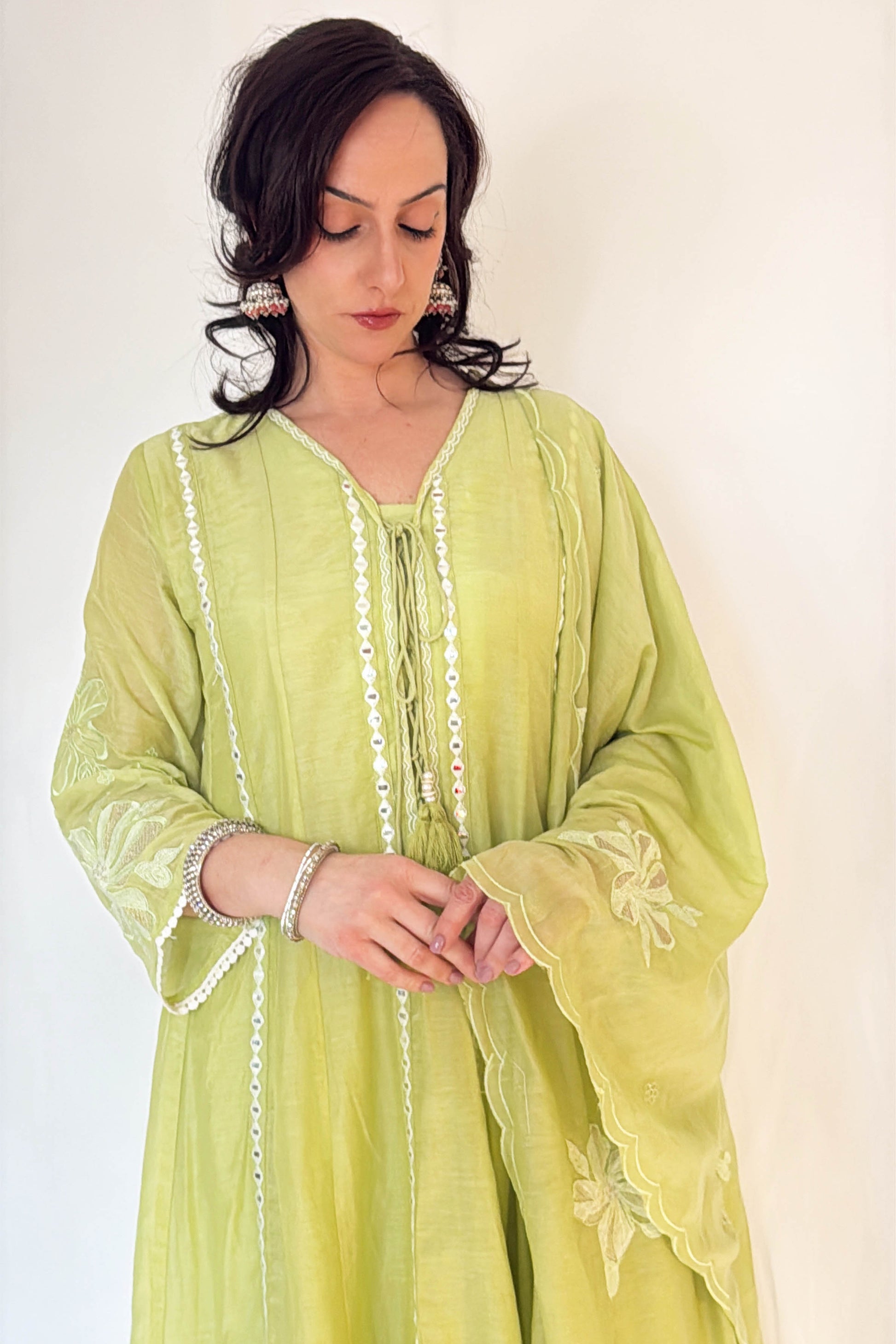 REEM_Elegant_Green_Embroidered_Anarkali_3_Piece_Set Outfit Closer Image