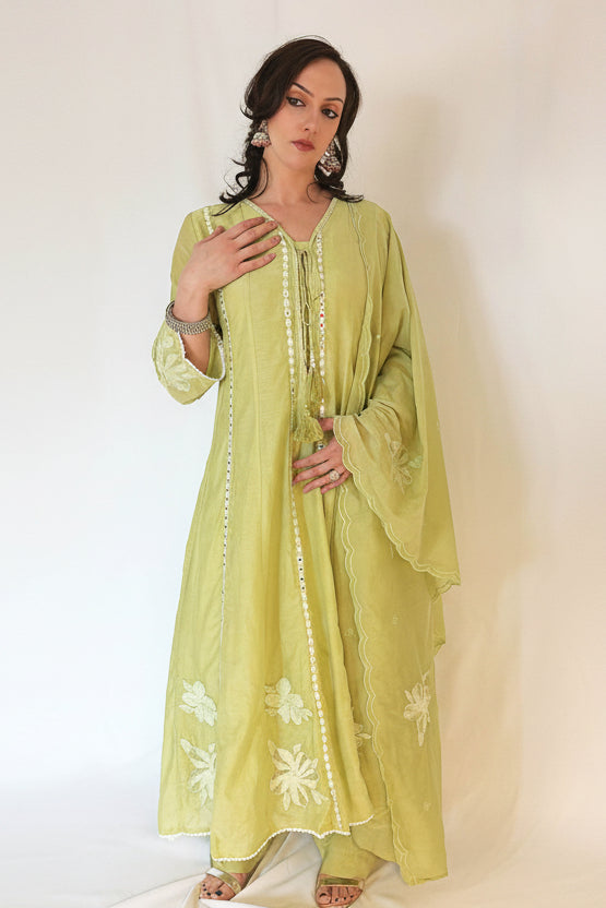 REEM_Elegant_Green_Embroidered_Anarkali_3_Piece_Set Outfit Pose