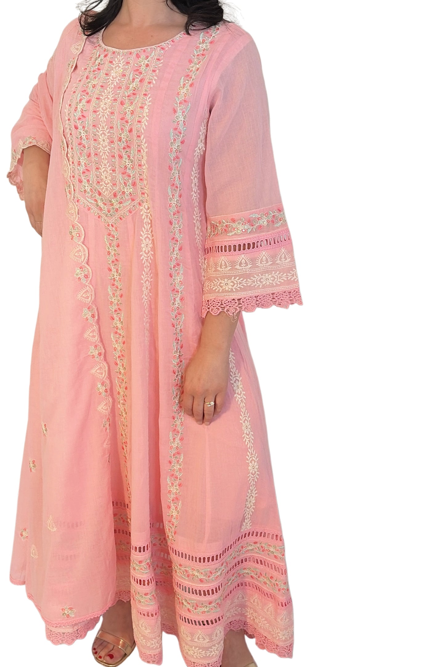Rania_Pink whole outfit closer image