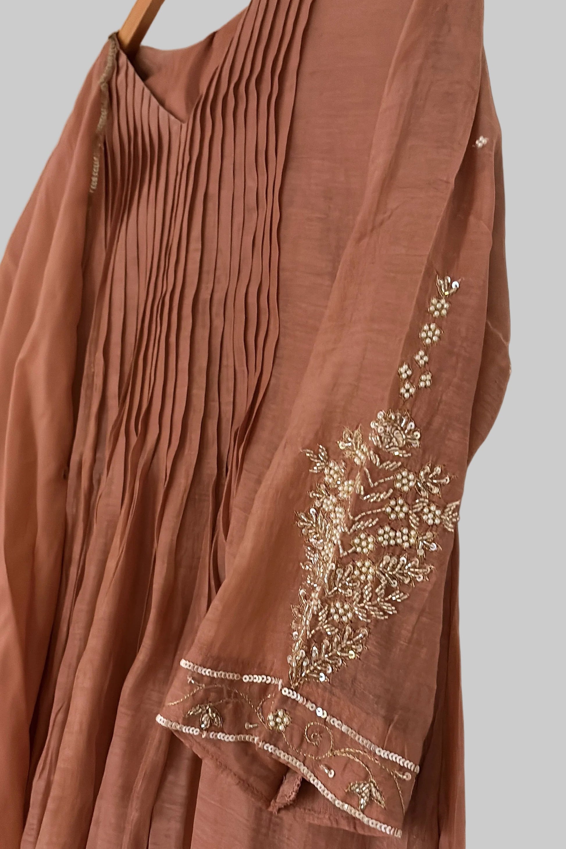 SAFA Elegant Peach Pleated Mul Chanderi Suit Set Embellishment 