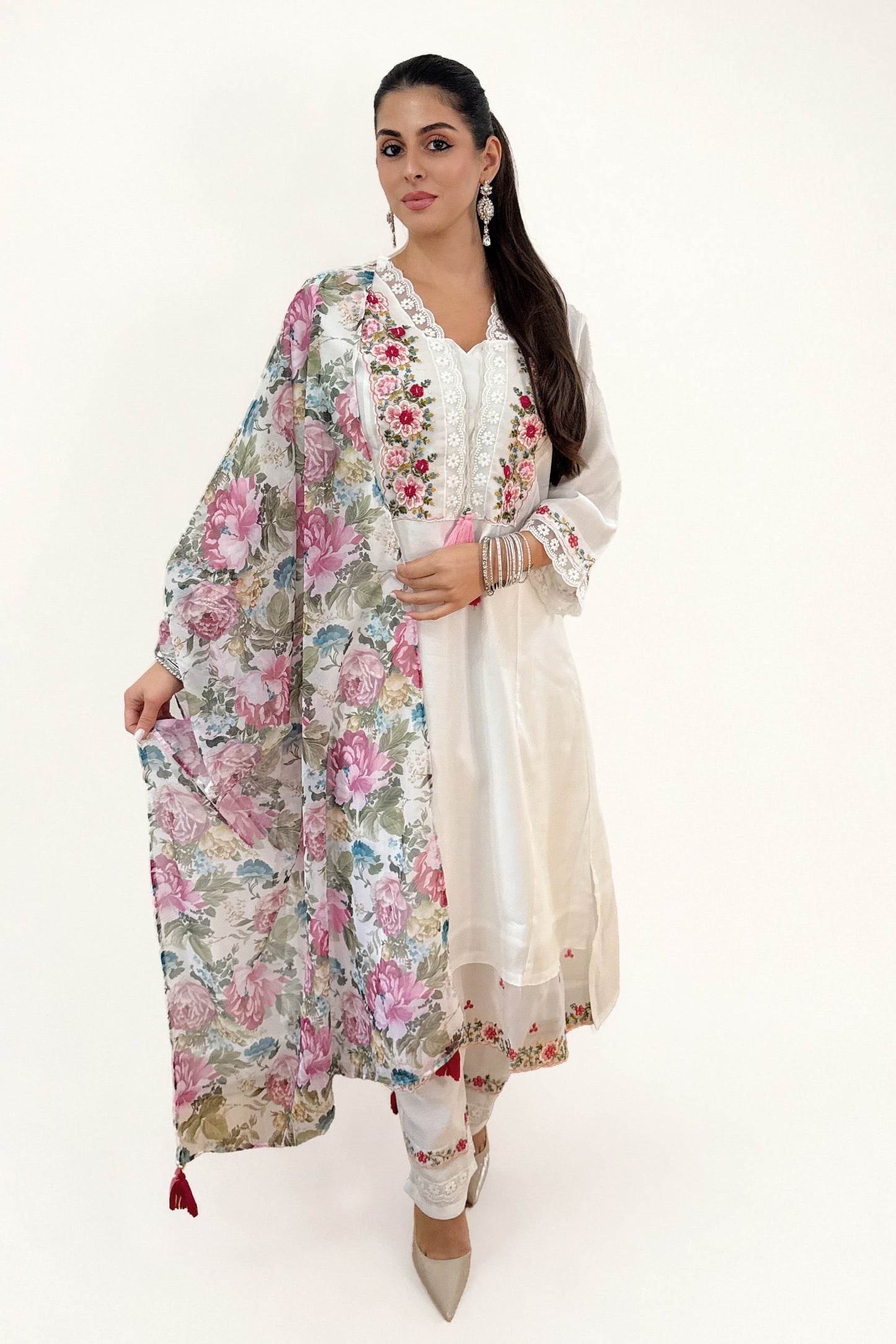 AARA  Embroidered Elegance Kurta Set with Dupatta