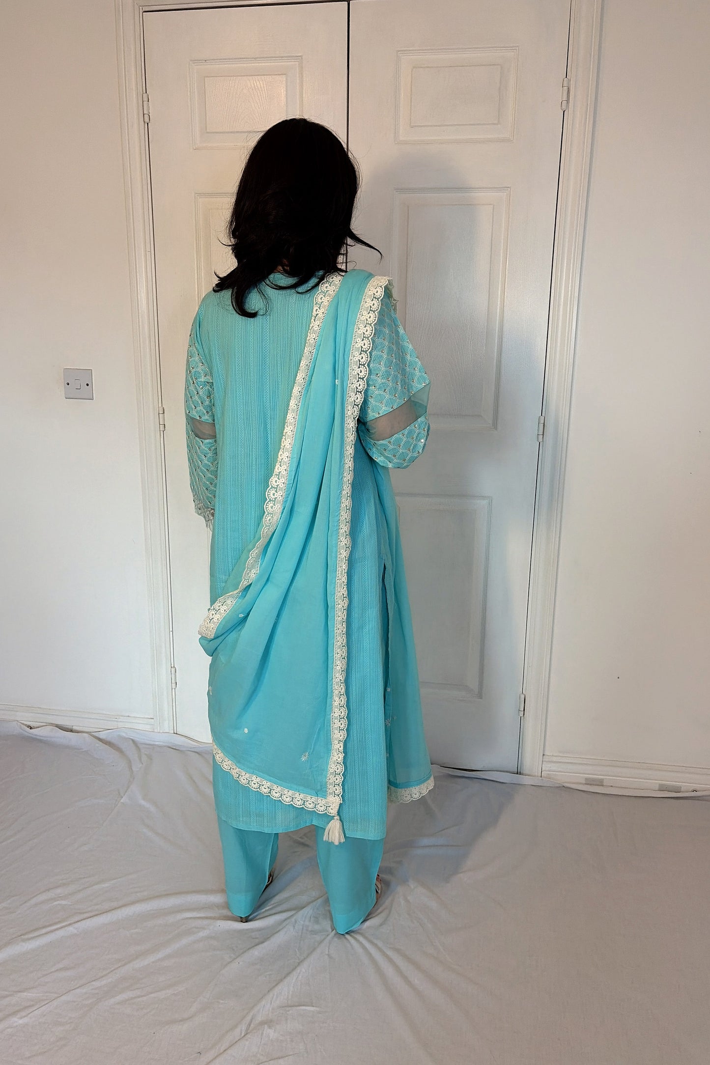 saira  back