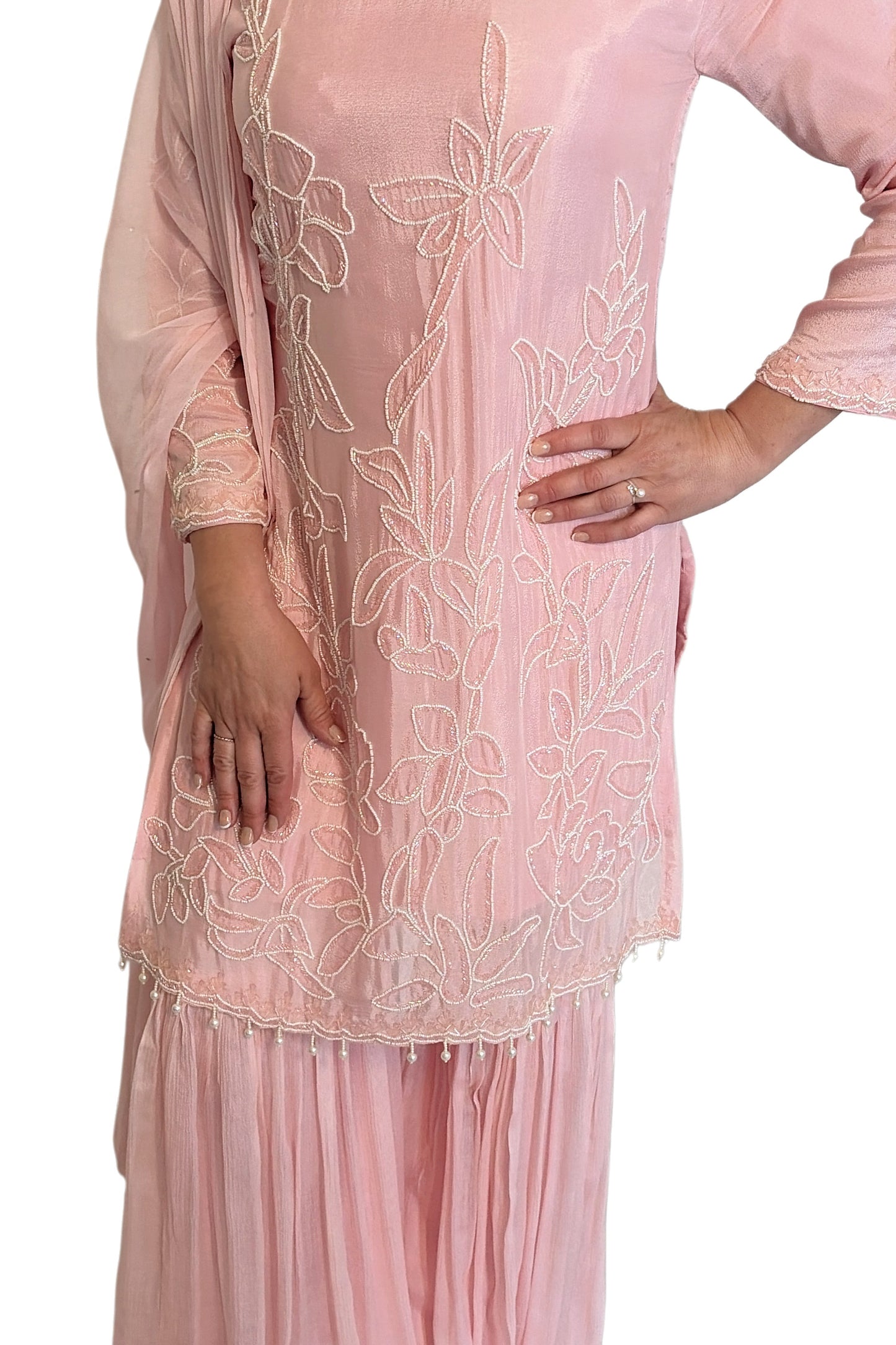 zarin pink  front  closer look design 