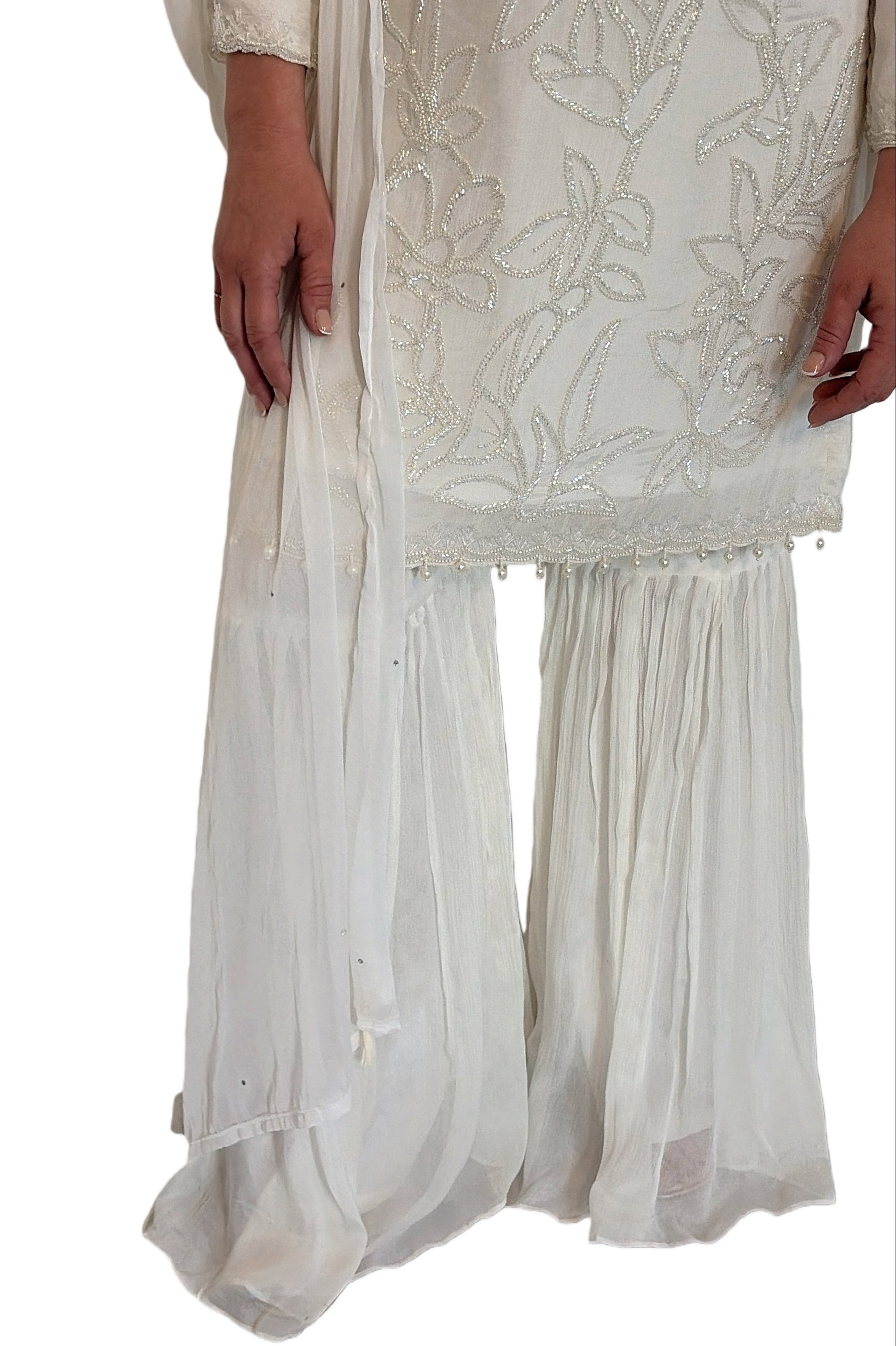 zarin white bottom part detail