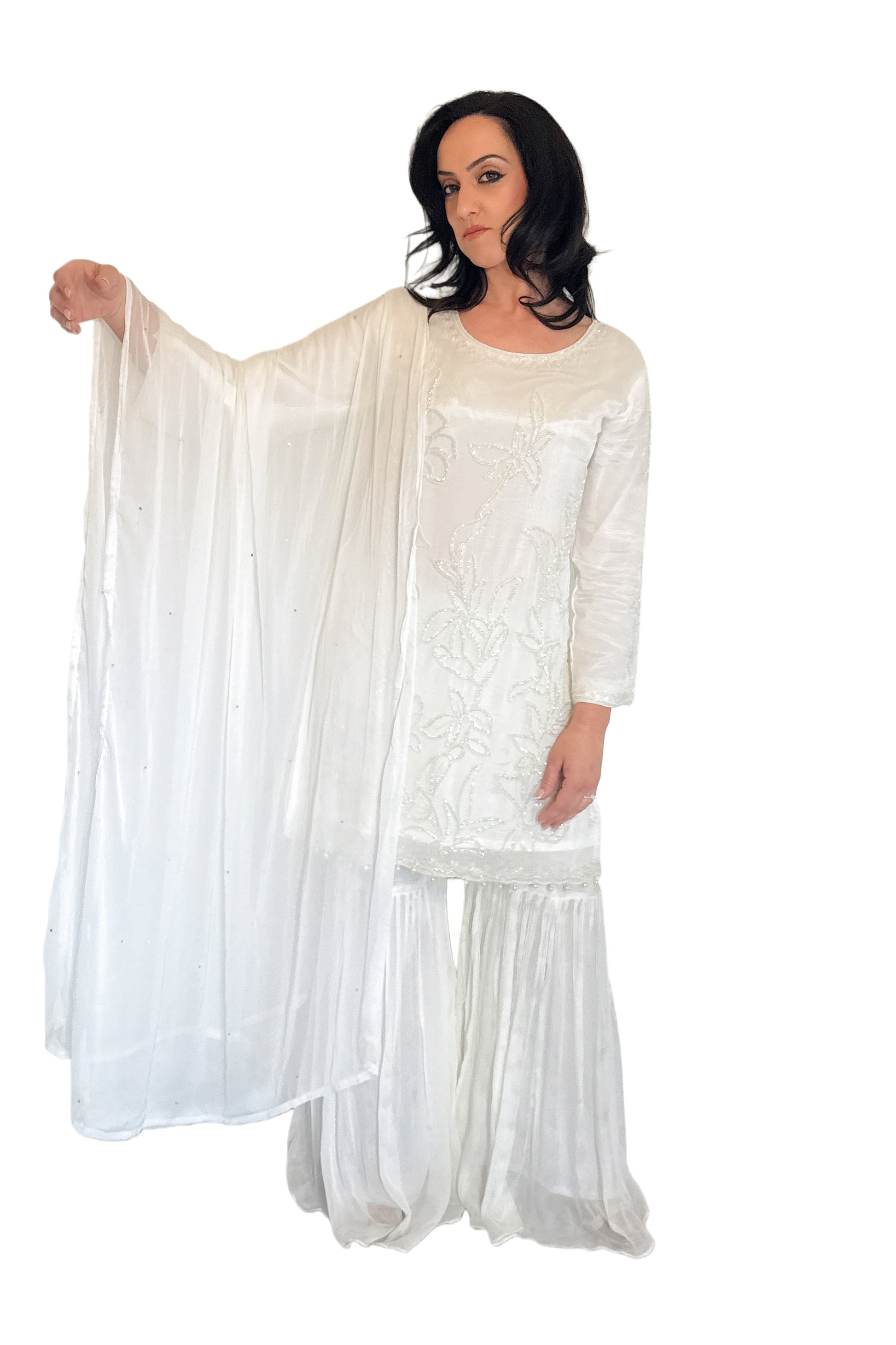 zarin white outfit with dupatta