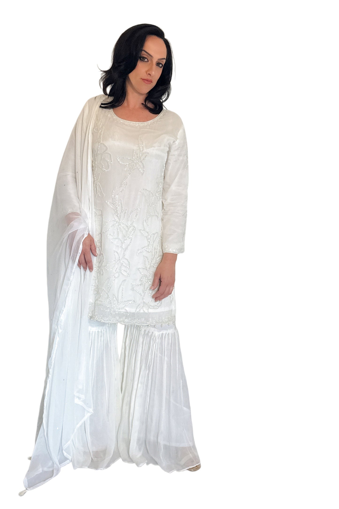 zarin white whole outfit 