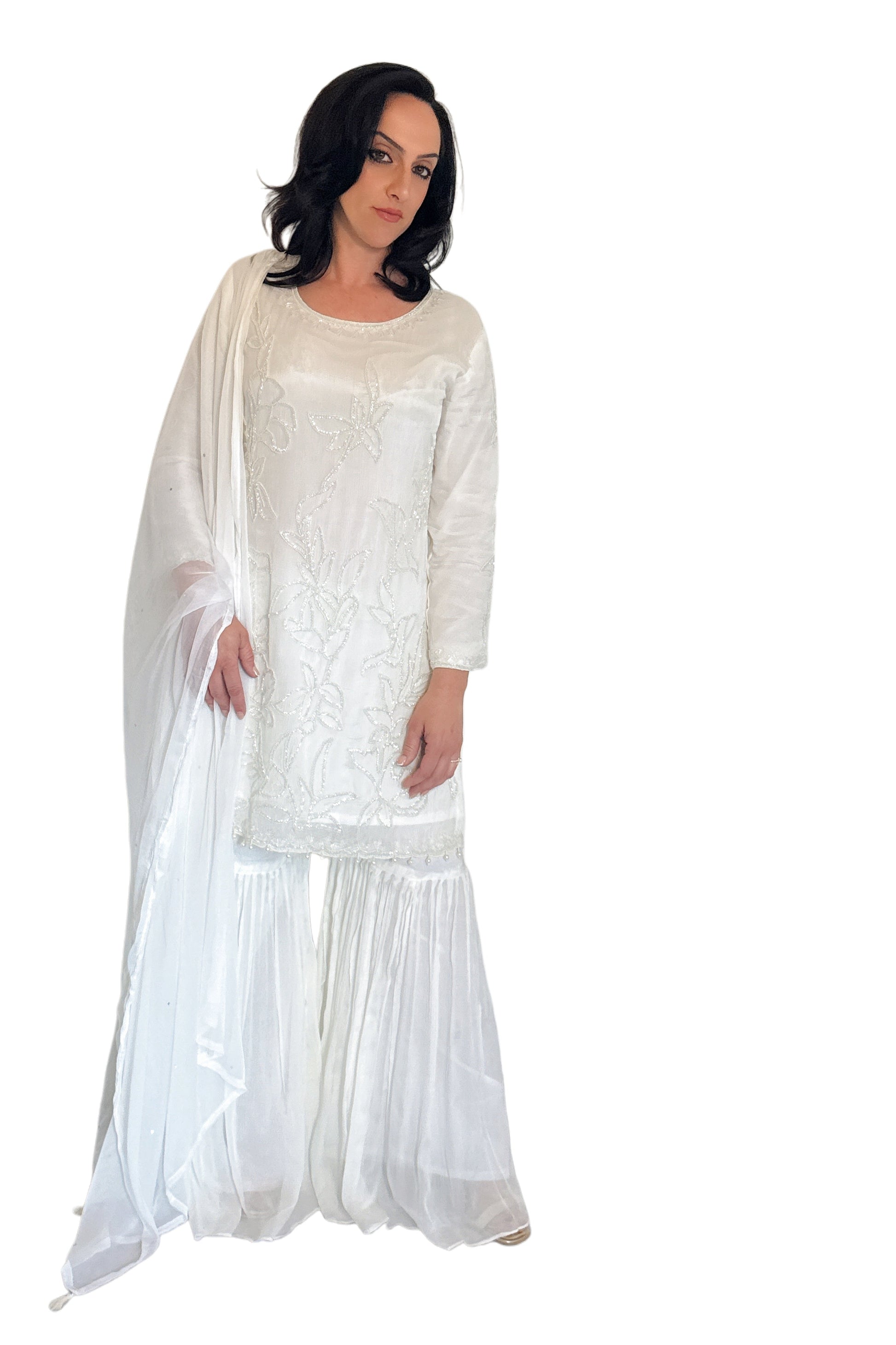 zarin white whole outfit 